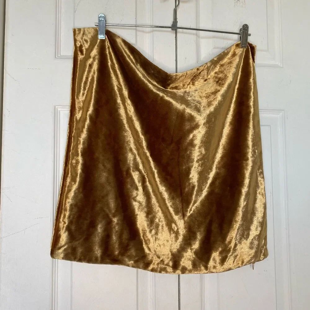 Golden Velvet Decorative Pillowcase